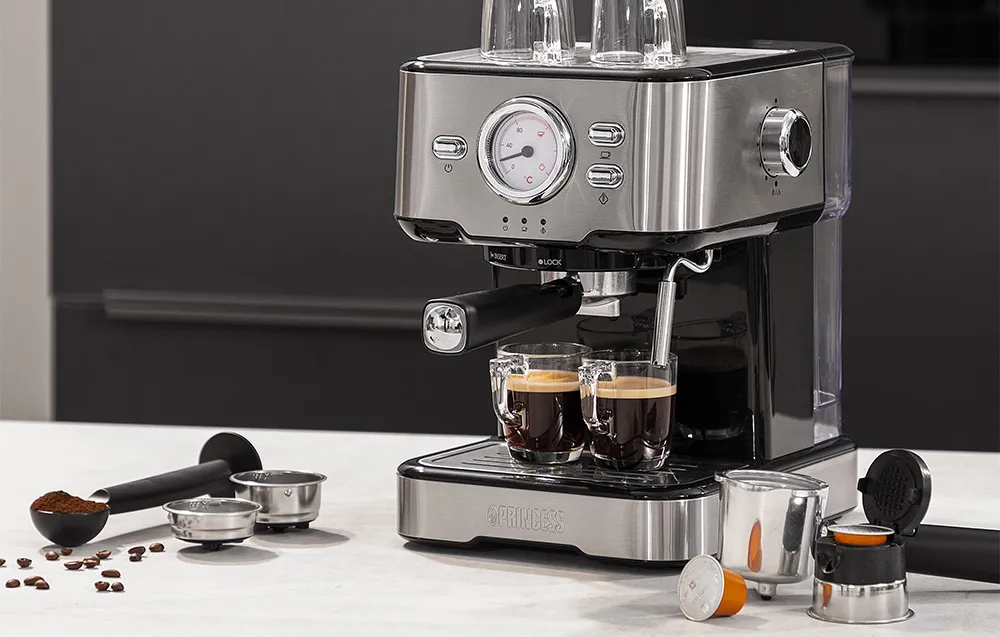 Kolbowy ekspres do kawy Princess 1.5 L